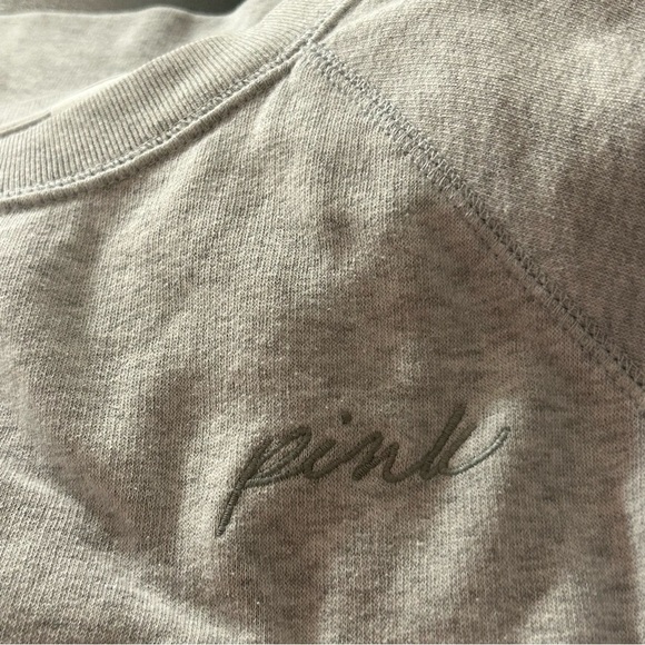 PINK VS Crewneck Sweatshirt Women's Split Hem Size Small Gray Oversized - Picture 3 of 9